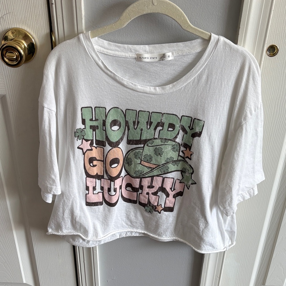 Altar'd State Cropped White Tee with “Howdy Go Lucky” Writing - EUC, Women’s XL